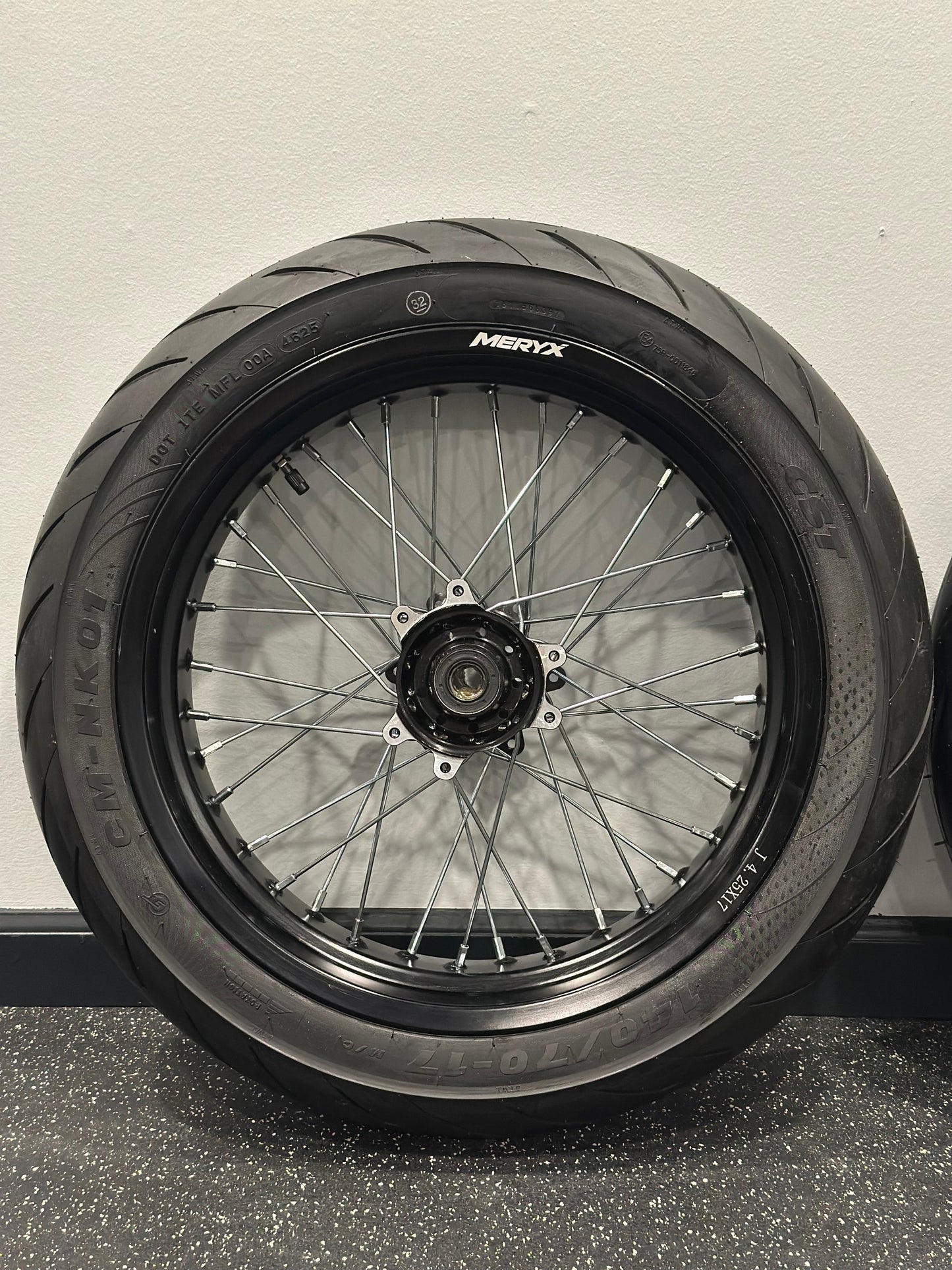 Meryx Wide Ultra Bee Supermoto - Silver Spokes
